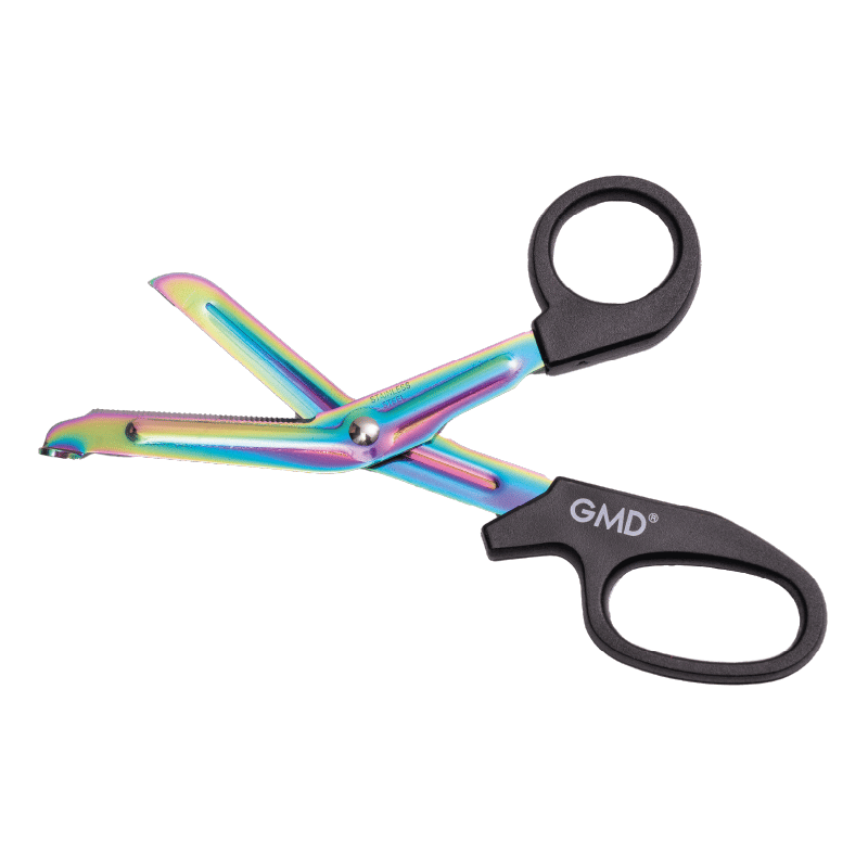 Tijeras arcoíris negro GMD, con mangos ergonómicos de color negro y hojas de acero inoxidable con acabado en arcoíris; presentan filo combinado (una hoja lisa y otra dentada), punta roma y zona dentada con apoyo lateral; en posición abierta.. Haga clic para ampliar la imagen