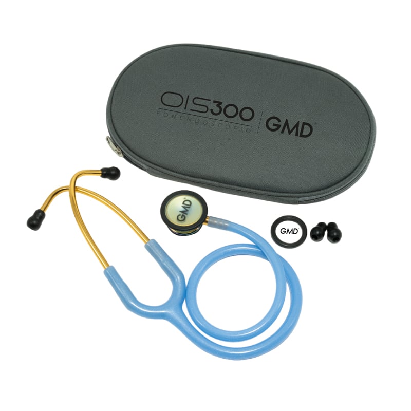 Fonendoscopio OIS 300, kit con estuche ovalado negro con cierre de cremallera y logo OIS300 impreso, fonendoscopio con tubo auricular en forma de Y dorado con manguera azul brillante y olivas negras, membrana amarilla con azul y reborde negro con logo GMD. Haga clic para ampliar la imagen