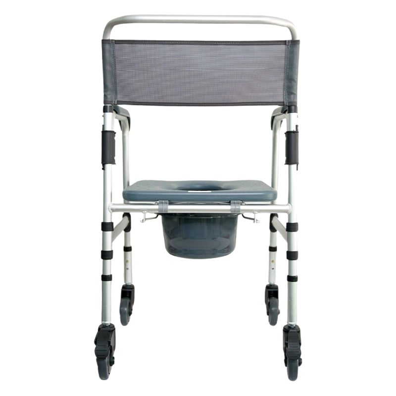 Cómodo sanitario plegable con ruedas en aluminio anodizado, vista posterior, con estructura metálica plateada. Espaldar en malla gris y apoyabrazos acolchados grises. En el centro, asiento gris con apertura tipo inodoro y tapa removible; debajo, recipient. Haga clic para ampliar la imagen