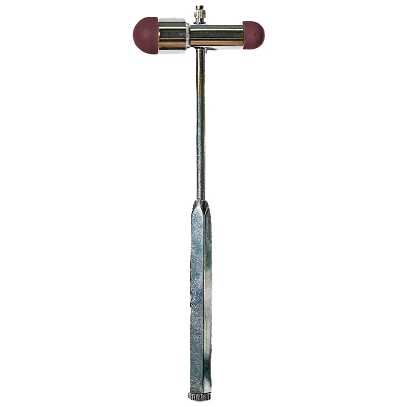 Martillo de reflejo buck gmd, estructura metálica plateada y diseño en forma de T. Con mango metálico alargado y cabezal horizontal con extremos de goma en color vino. En el extremo inferior del mango, pieza metálica con líneas en relieve, donde se integr. Haga clic para ampliar la imagen