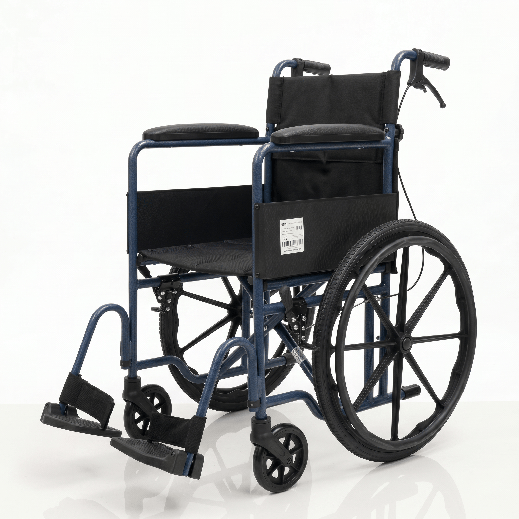 Silla de ruedas estándar con doble freno. Haga clic para ampliar la imagen