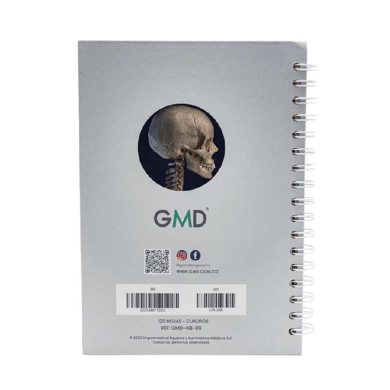 Cuaderno argollado gmd craneo vista lateral, (parte posterior), pasta dura blanca, 120 hojas cuadriculadas y argollas blancas al lado derecho; incluye imagen del cráneo, código de barras, código QR y redes sociales.. Haga clic para ampliar la imagen